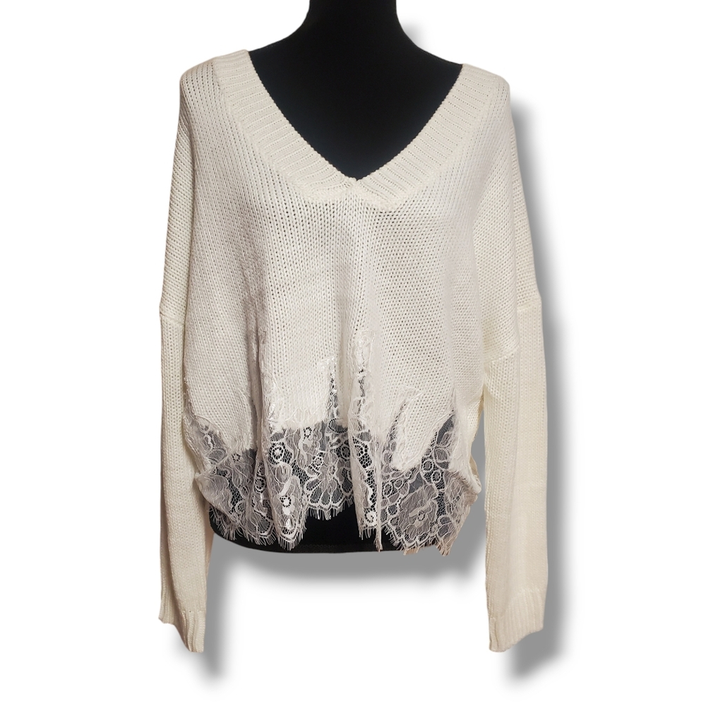 NWT V-neck with Lace Trim Hem Detail Sweater in Ivory from LA
